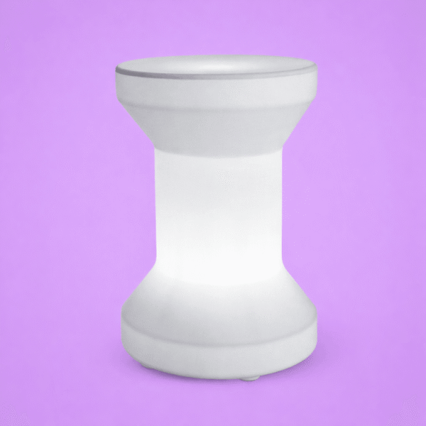 Banco iluminado carretel branco LED em fundo neutro com design moderno e acabamento translúcido